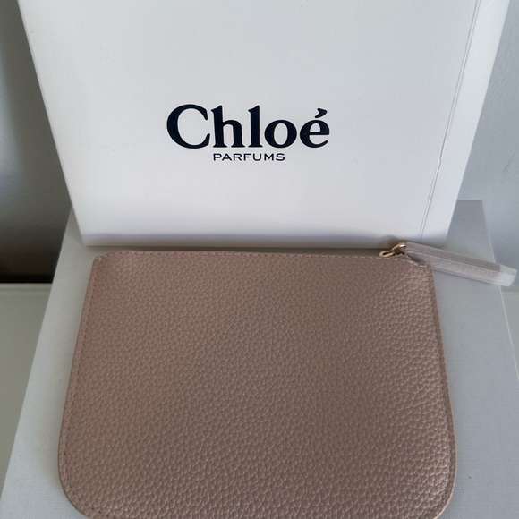 New in Box Chloe Pochette - Picture 3 of 3
